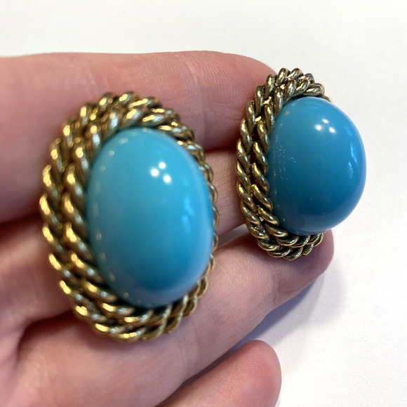 Chunky Y2K Goldtone Clip On Earrings Oval Rope Texture Blue Domed Center Bead - Picture 4 of 6